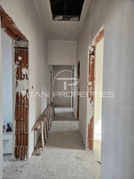 Двуетажна къща Белащица