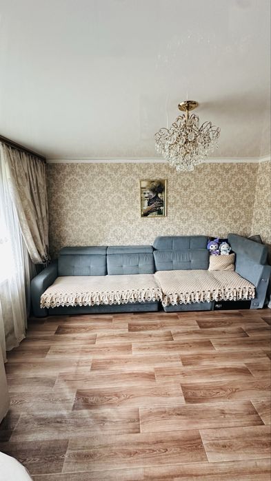 Продам люстру в отличном состоянии