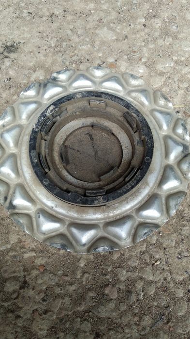 Продам колпак От автомобиля инфинити