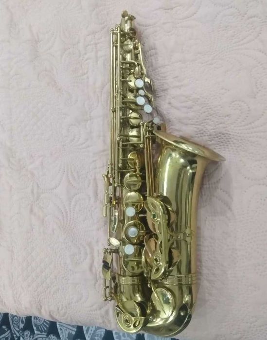 Алт саксофон бартер за Сол кларинет