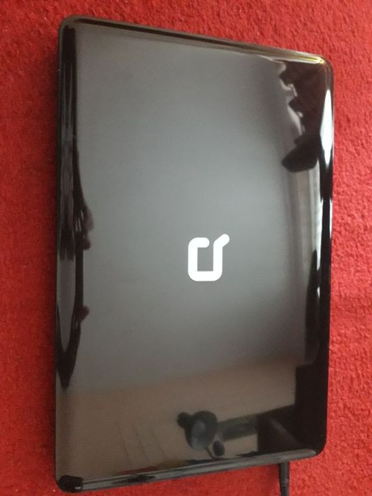 Vând laptop  presario CQ58