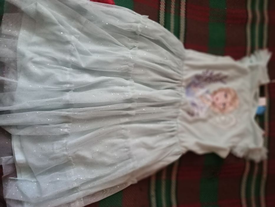 Здравейте продавам се рокличка.