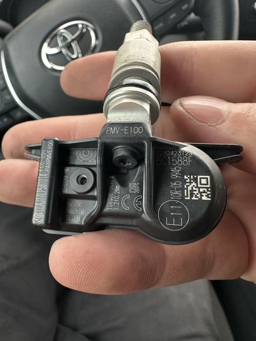 Датчик давление шин Тойота Ленд Крузер 300 оригинал PMV-E100