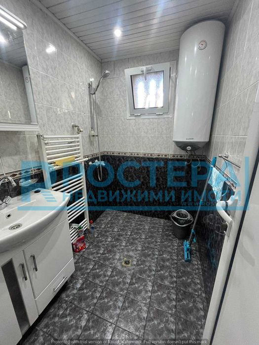 Продава се Тристаен апартамент в Търговище, Център - 95 кв.м за 1111 €/кв.м - Снимка #11