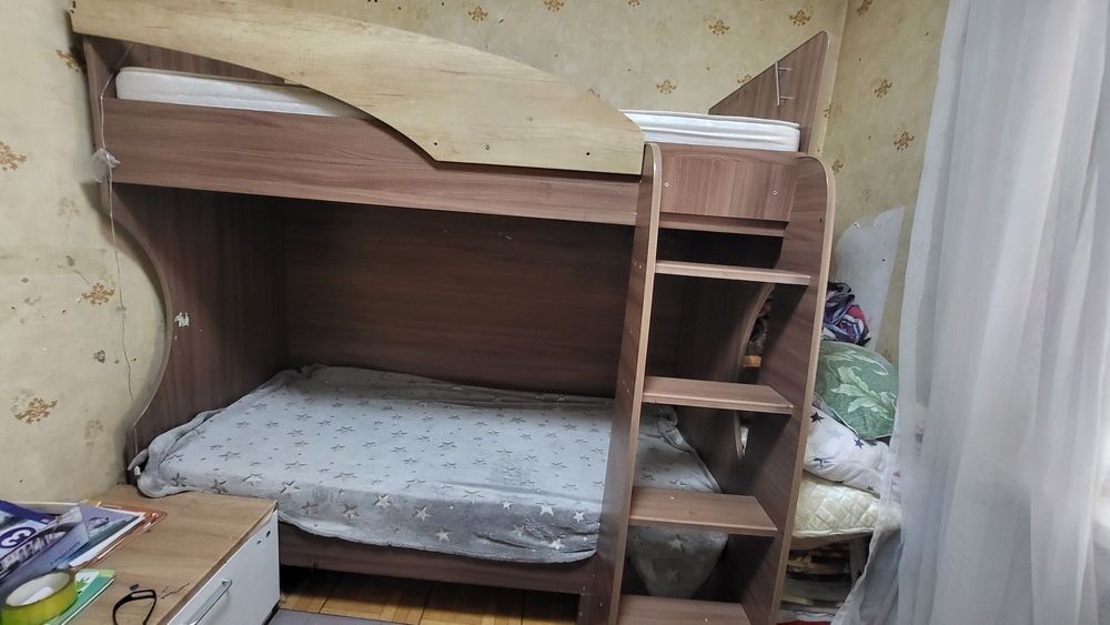 Двухъярусная кровать