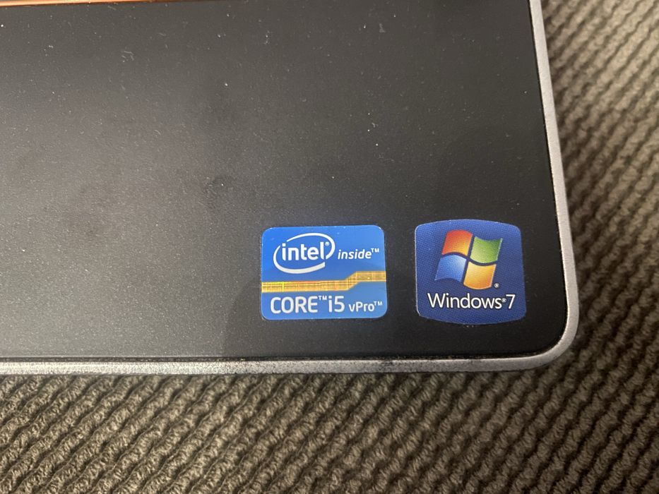 Продавам Dell latitude E6420 с windows 10