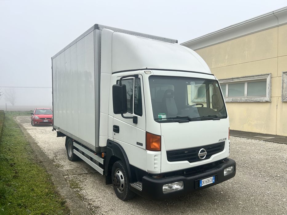 Nissan Atleon 35.15 an 2008