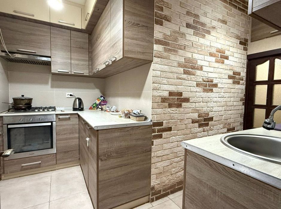 Продается 3-х комнатная квартира на Циалковского. Паркентский рынок