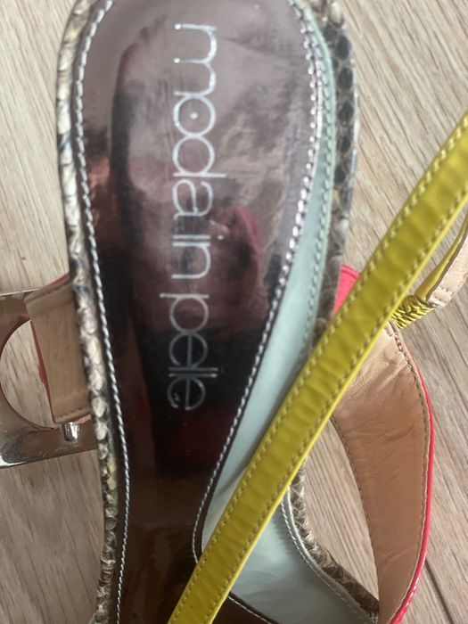 Маркови чисто нови сандали на ток