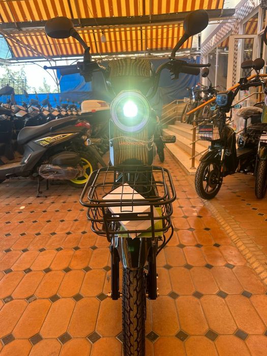 Elektro skuter yangi dastafka bor