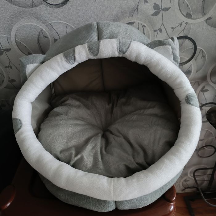 Кошачий домик уютный