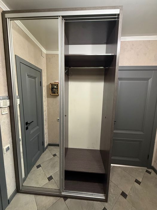 Продам шкаф для прихожей б/у