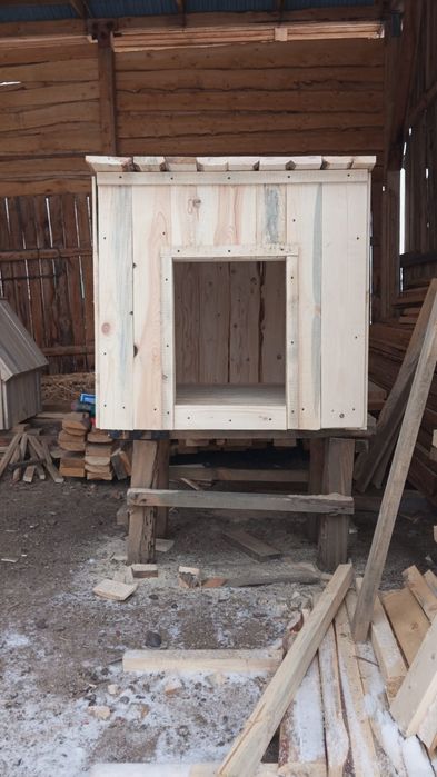 Будка деревянная для собак