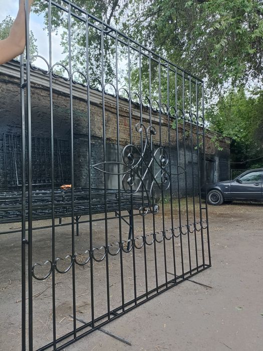 Решётки на окна металлические