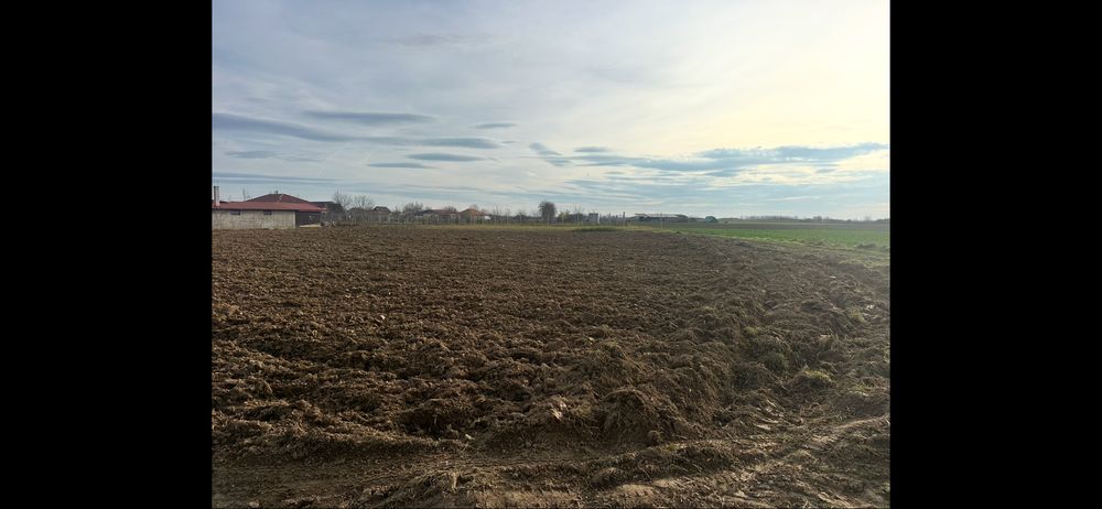 Vand teren intravilan 10 in Lazuri