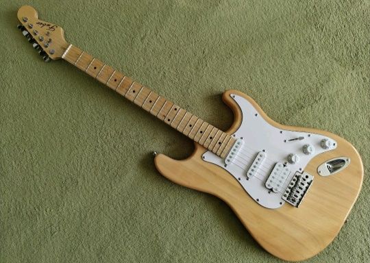 Гитара электро целая б/у