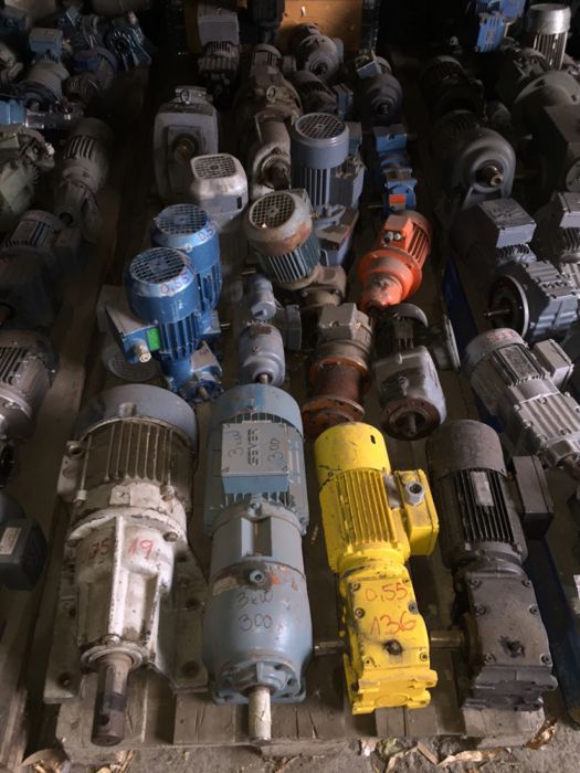 Много мотор-редуктори/редуктор