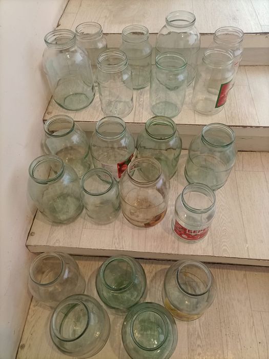 Продам банки 2 л и 1л