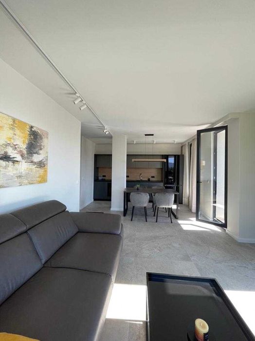 Продава се Тристаен апартамент в София, Света Троица - 102 кв.м за 710 €/кв.м - Снимка #2