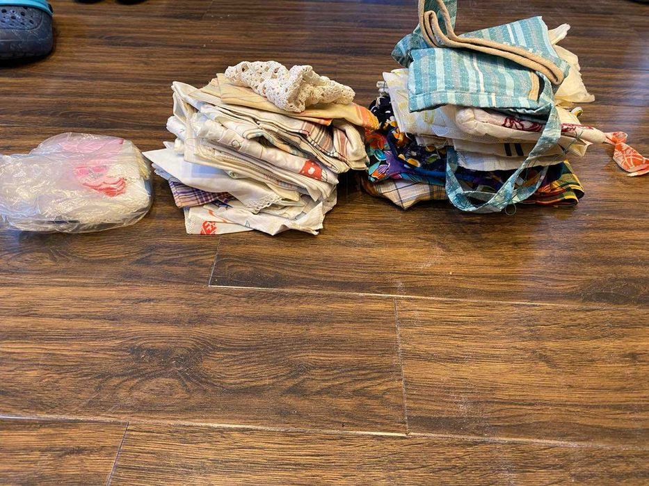 Комплект за подправки,сувенири,кърпички,престилки,конци за бродиране