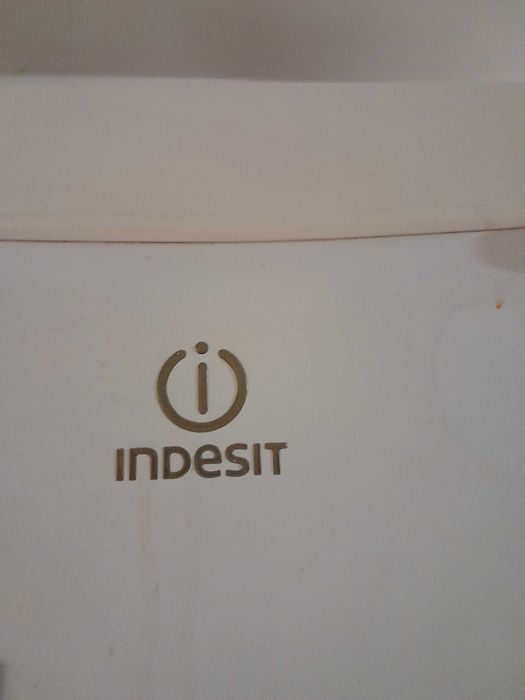 Холодильник indesit б/у