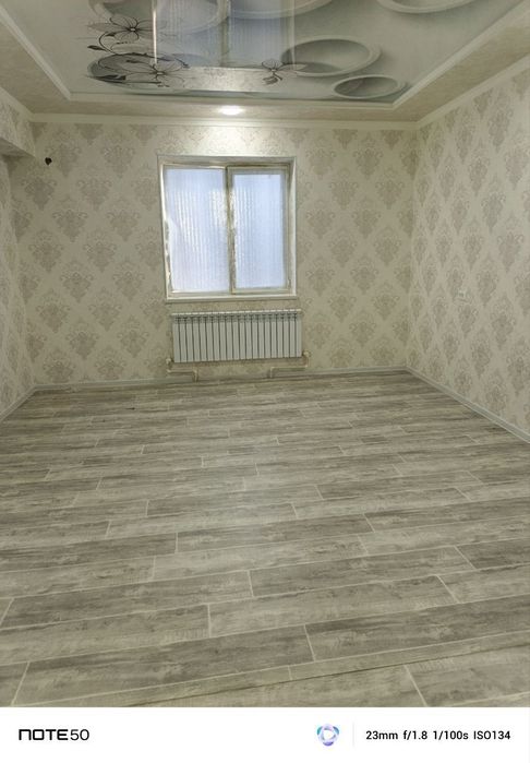 Зарафшан Кидс олдида 2 хонали Квартира ижарага берилади