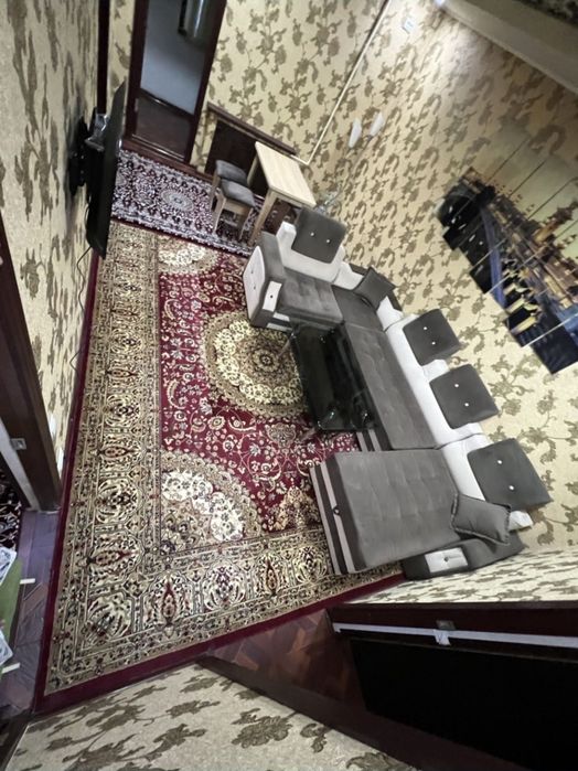 Продаётся 2/1/5 БИЙ БУЗ-1 ХУДОЖНИКИ