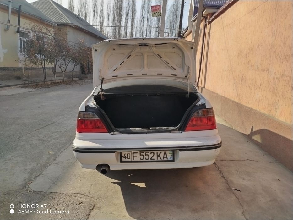 Daewo Nexia sotiladi.