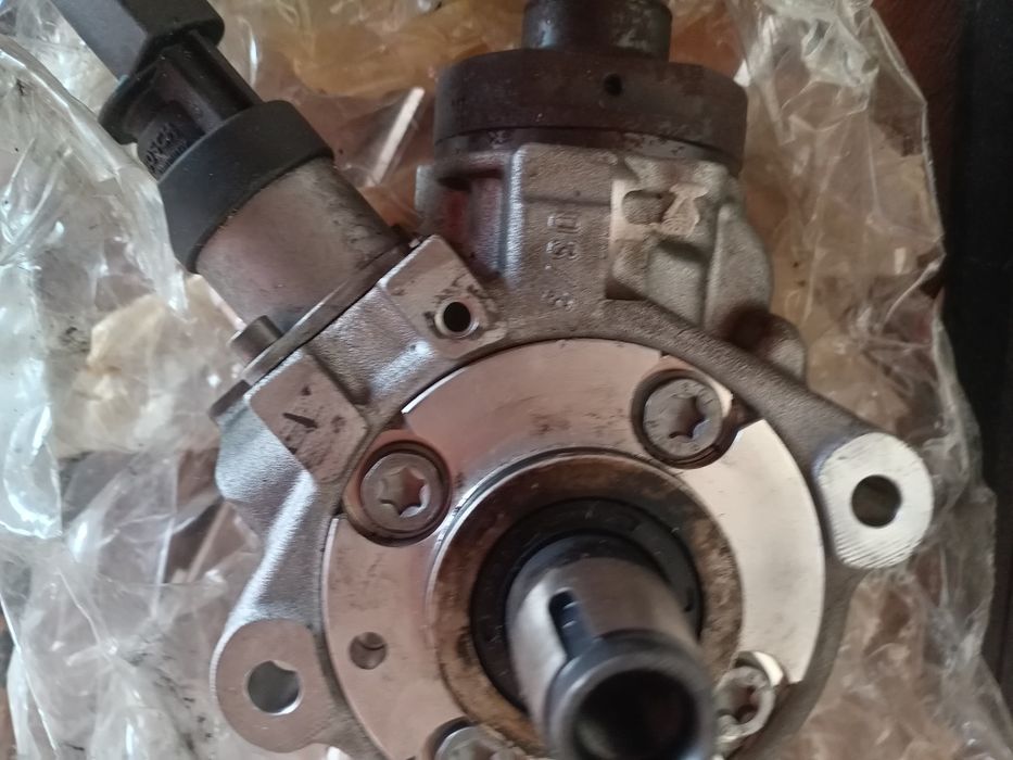 Pompa înaltă 318 D