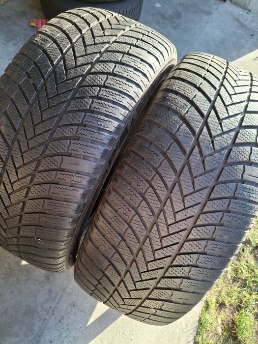 2 Anvelope de iarnă 255 55 r18 Bridgestone