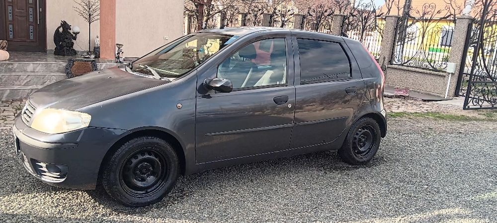 Vând Fiat punto 1,4 benzină