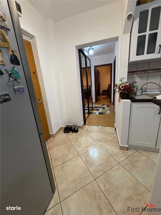 Apartament 3 camere, renovat, Supeco , etaj 4 cu acoperis