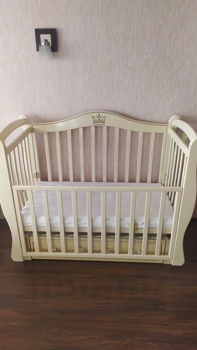 Продам детскую кроватку