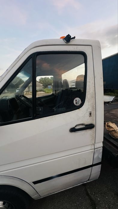 Autoplatforma sprinter 2.9 se conduce cu B
