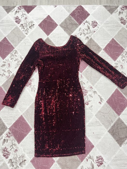 Рокля за банкет-бордо с паети