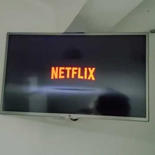 Tv LED LG Smart 81 cm/ Netflix / Youtube - garantie + suport perete