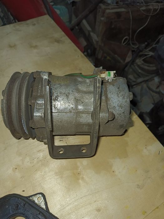 Продам компрессор кондиционера пассат