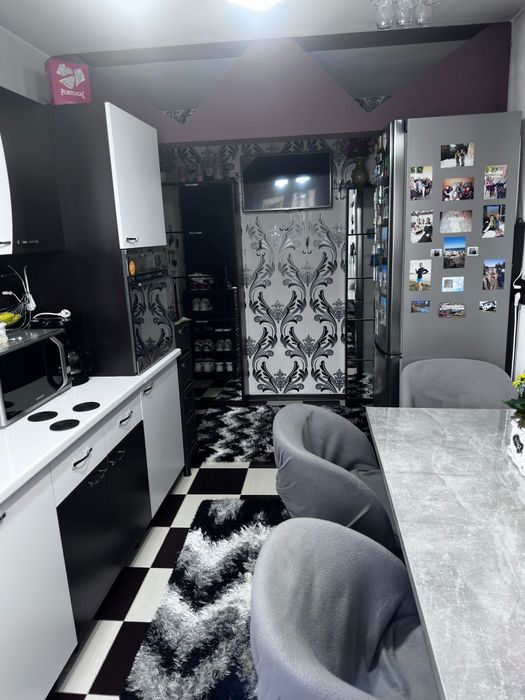 Vand apartament 8 martie