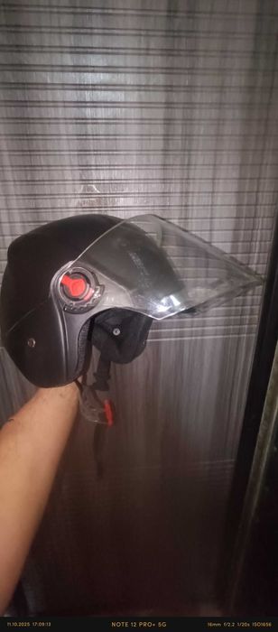 Мотошлем ,шлем для скутера