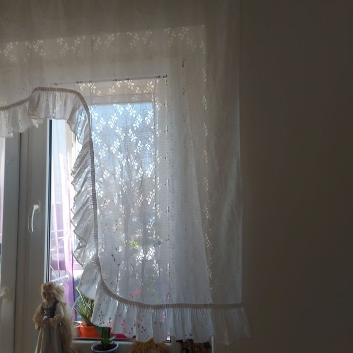 Vind perdea lățime 2.20 cm și lungimea 1.45 cm