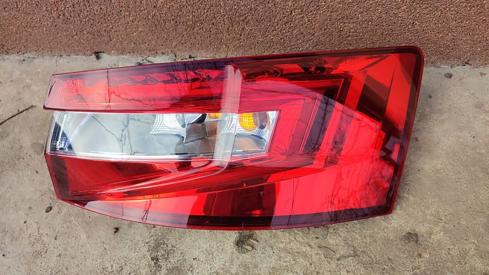 Lampa stop Dr Skoda Superb 3 Sedan