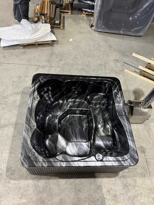 Джакузи с вградена печка на дърва и хидромасаж