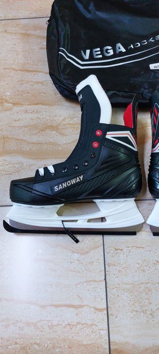 Коньки хоккейные
