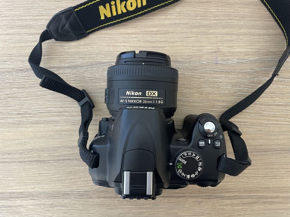 Продам фотоаппорат nikon d3000