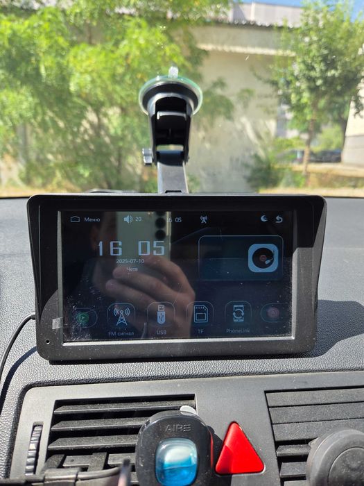 Навигация с waze i spotify