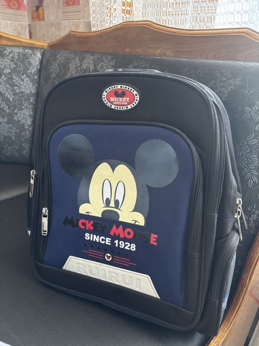 Продам детский рюкзак от 1 до 4 кл