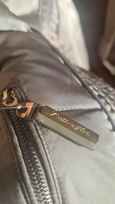 Продаю пуховик...