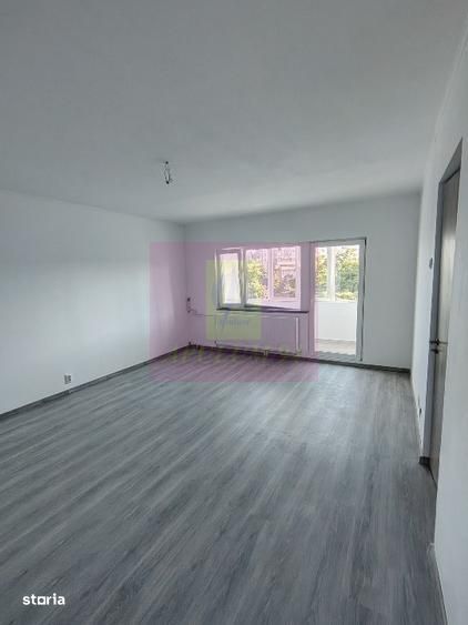 Garsonieră spațioasă de vânzare - Vitan, la câteva minute de Mall Vita