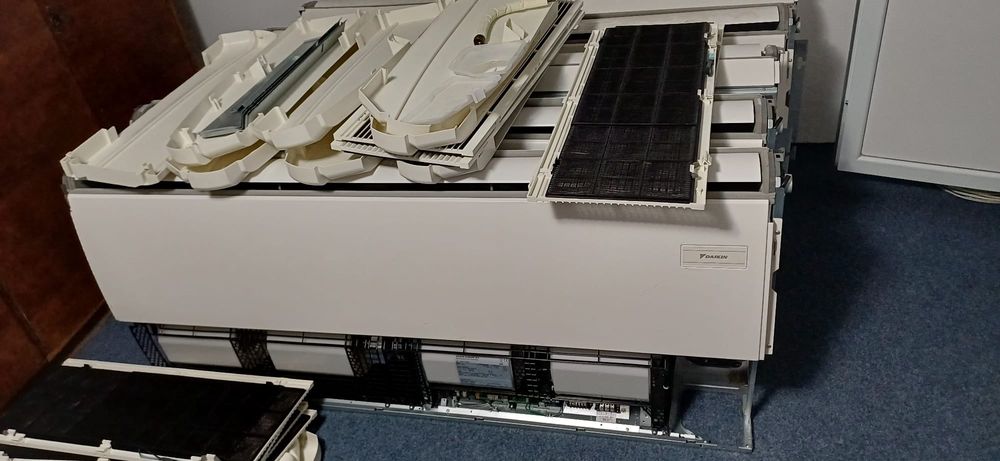 Aer conditionat Daikin de tavan Sky Air Alpha  Unitate Interioară