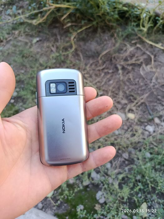 Nokia c6-01 в хорошем состоянии